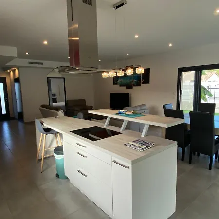 Logement De Standing Proche De La Clinique Au Calme Pansiyon *